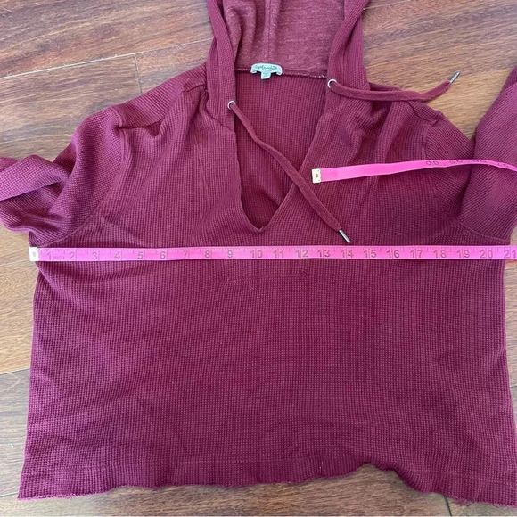 Splendid Maroon Pullover Sweater Cropped Hooded Draw String Wide Sleeve XS - Picture 8 of 9